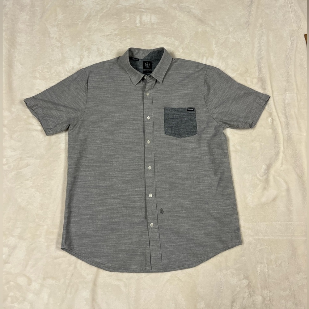 Volcom men’s gray button down short-sleeve polo surfwear shirt, large